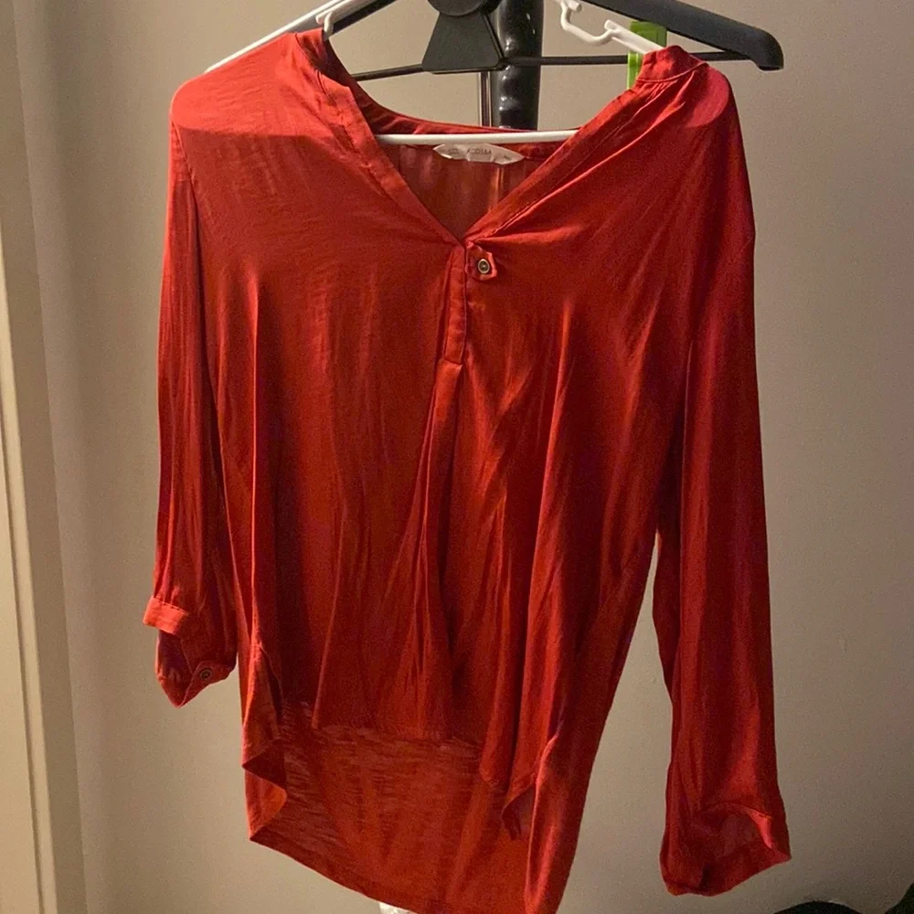 Red blouse - Picture 1 of 2